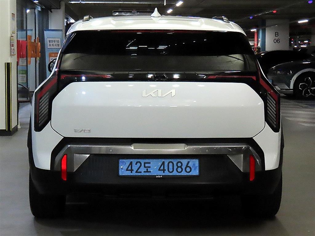 Kia EV3 Long Range Earth - 5