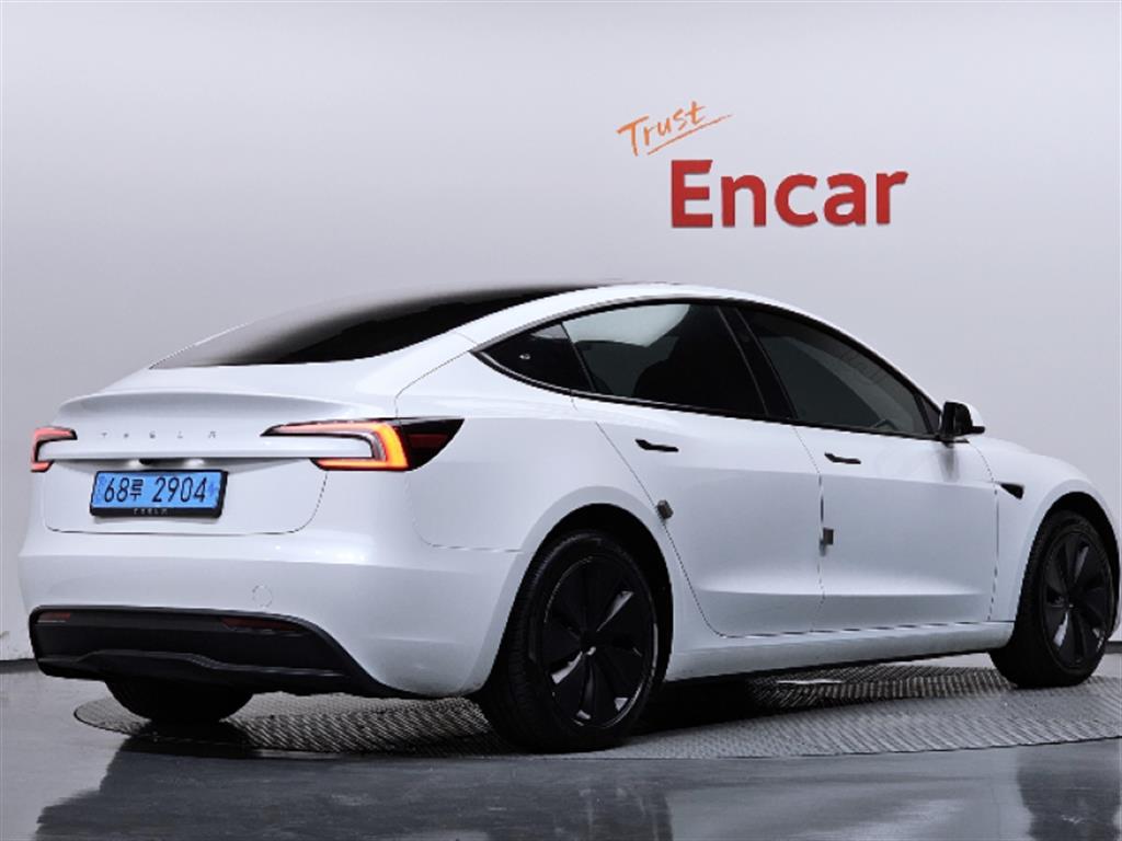 Tesla Model 3 RWD - 2