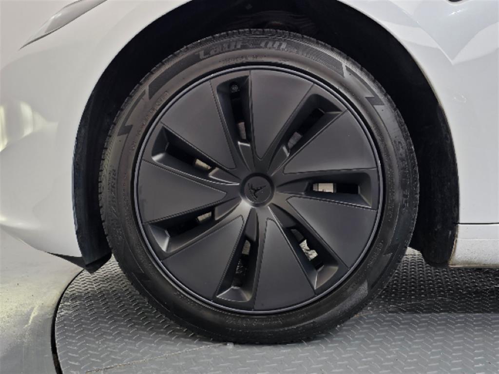 Tesla Model 3 RWD - 19