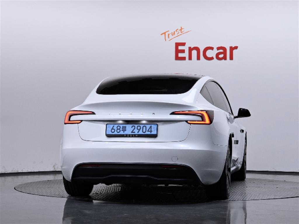 Tesla Model 3 RWD - 4