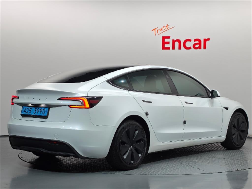 Tesla Model 3 RWD - 2