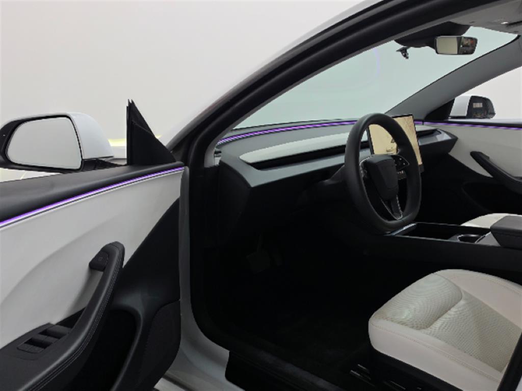 Tesla Model 3 RWD - 5