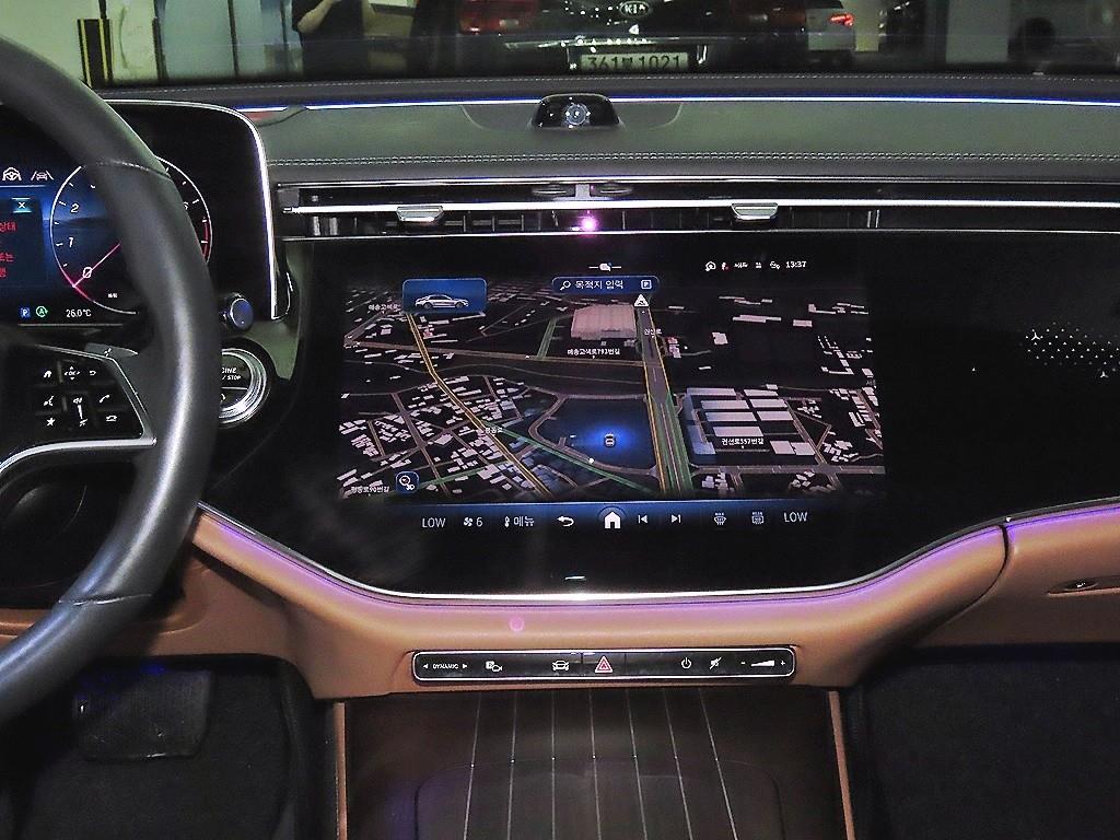 벤츠 E클래스(6세대) E300 4매틱 익스클루시브 - 11