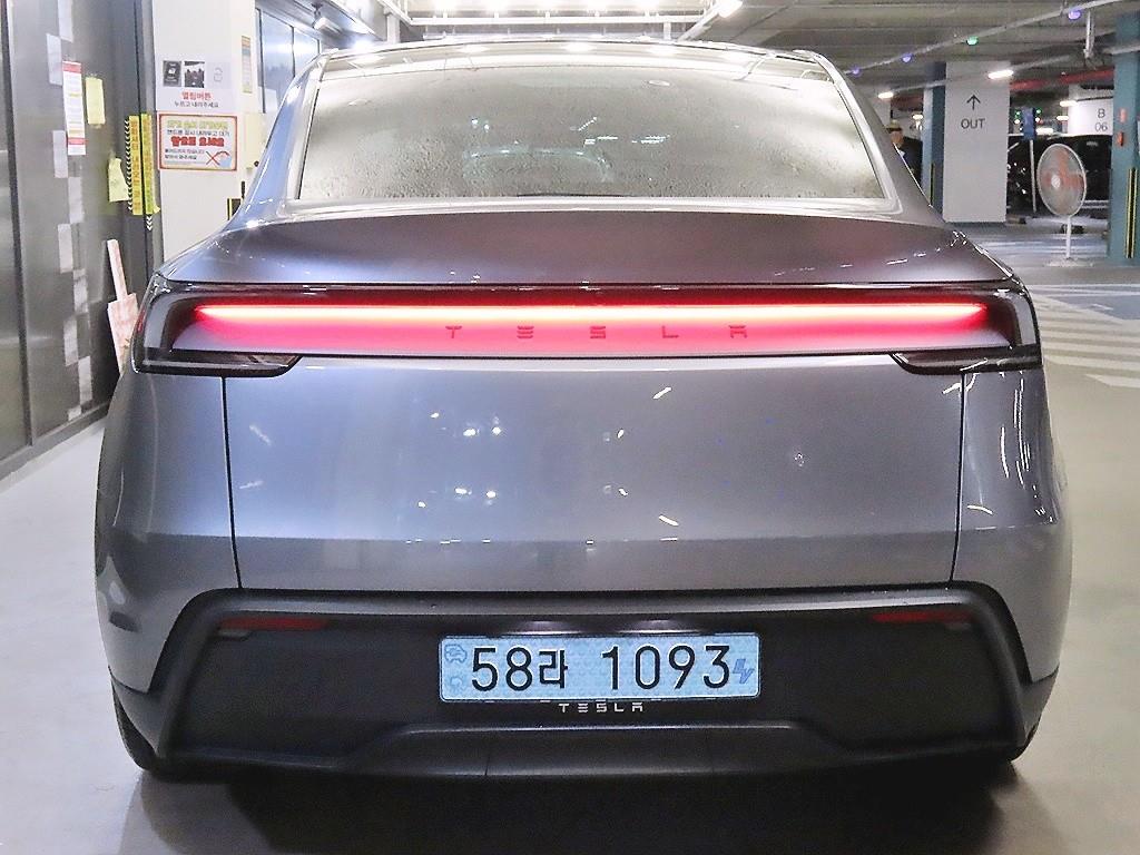 테슬라 모델 Y RWD - 5