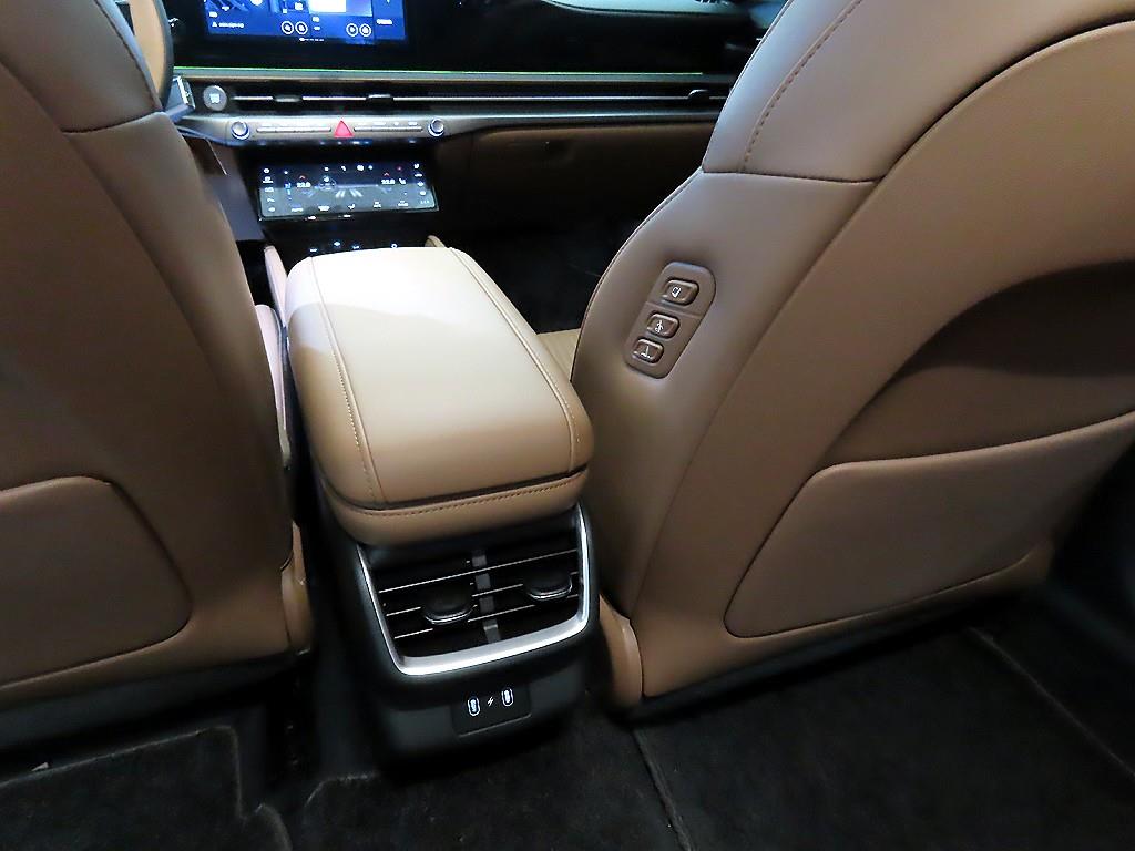 Hyundai Grandeur Hybrid (GN7) 1.6 HEV 캘리그래피 - 16