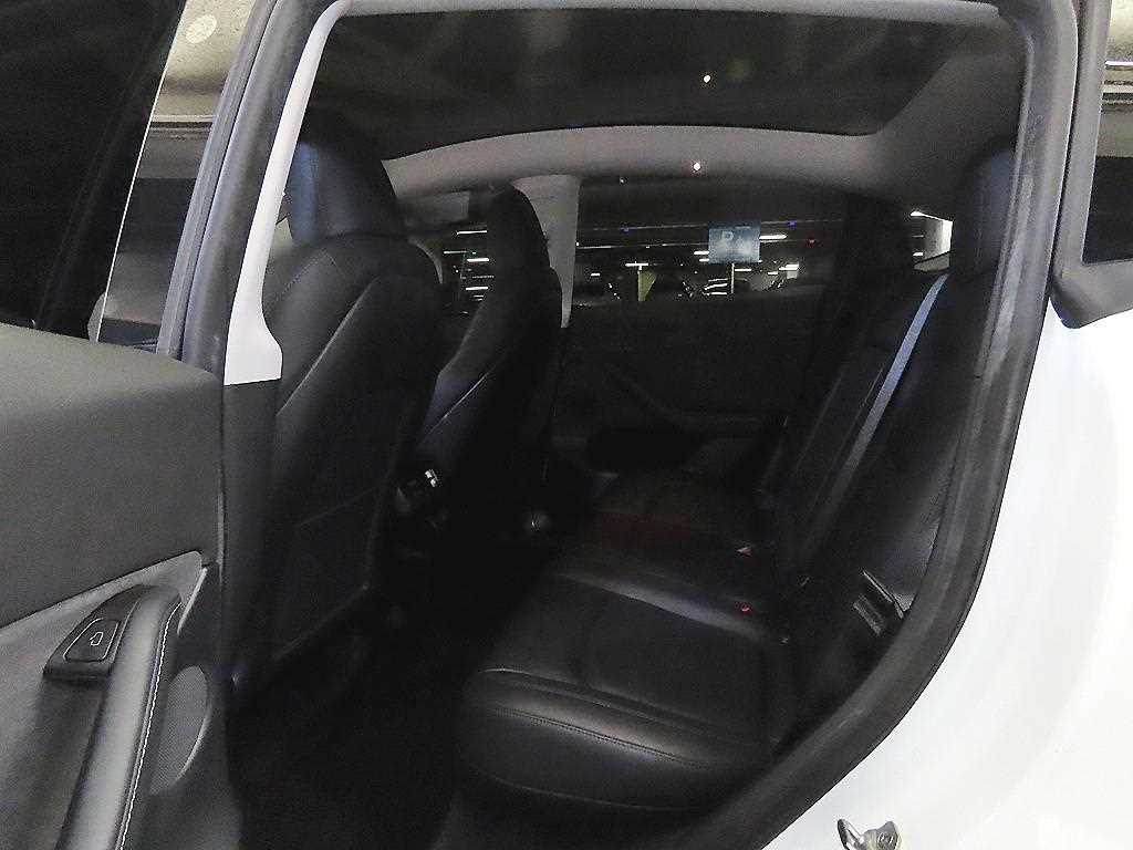 테슬라 모델 Y RWD - 7