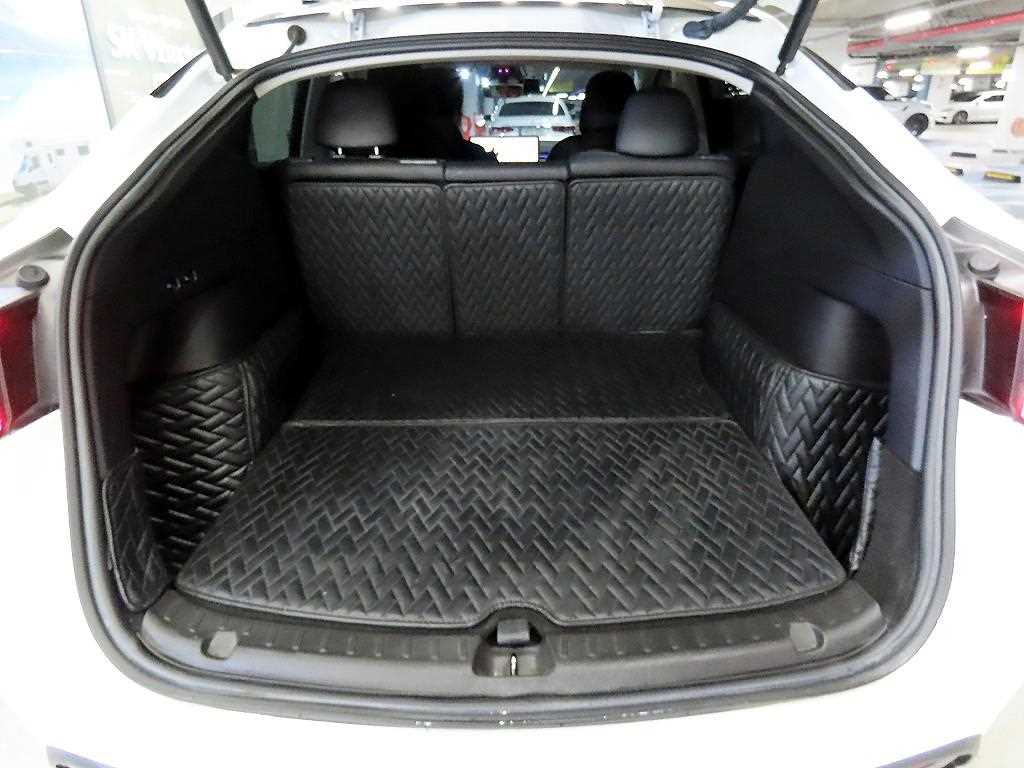 Tesla Model Y AWD 롱 레인지 - 16