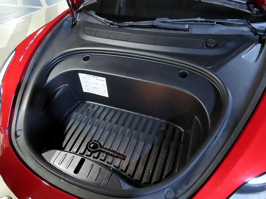 Tesla Model 3 AWD 롱 레인지 - 19