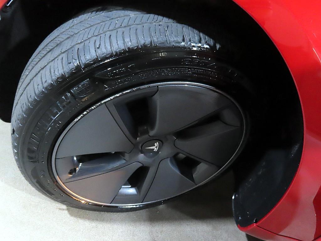 Tesla Model 3 AWD 롱 레인지 - 20