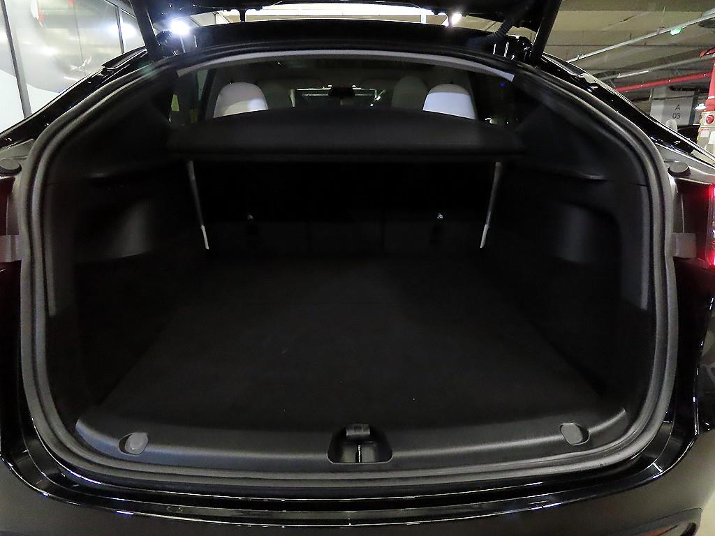 Tesla Model Y RWD - 17