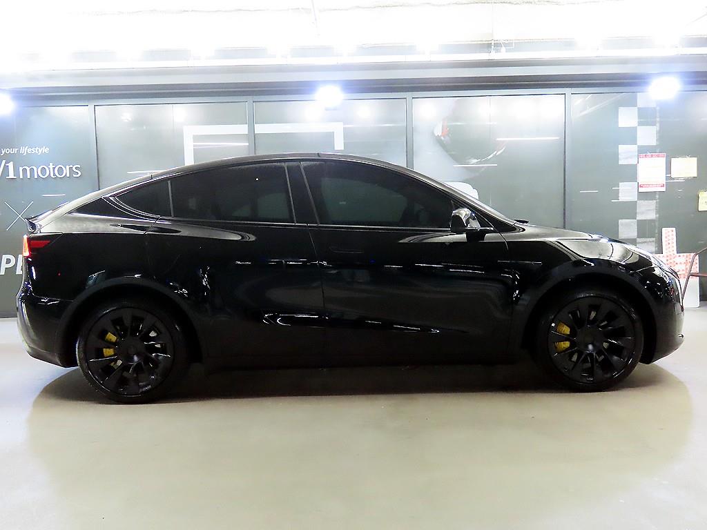 Tesla Model Y RWD - 3