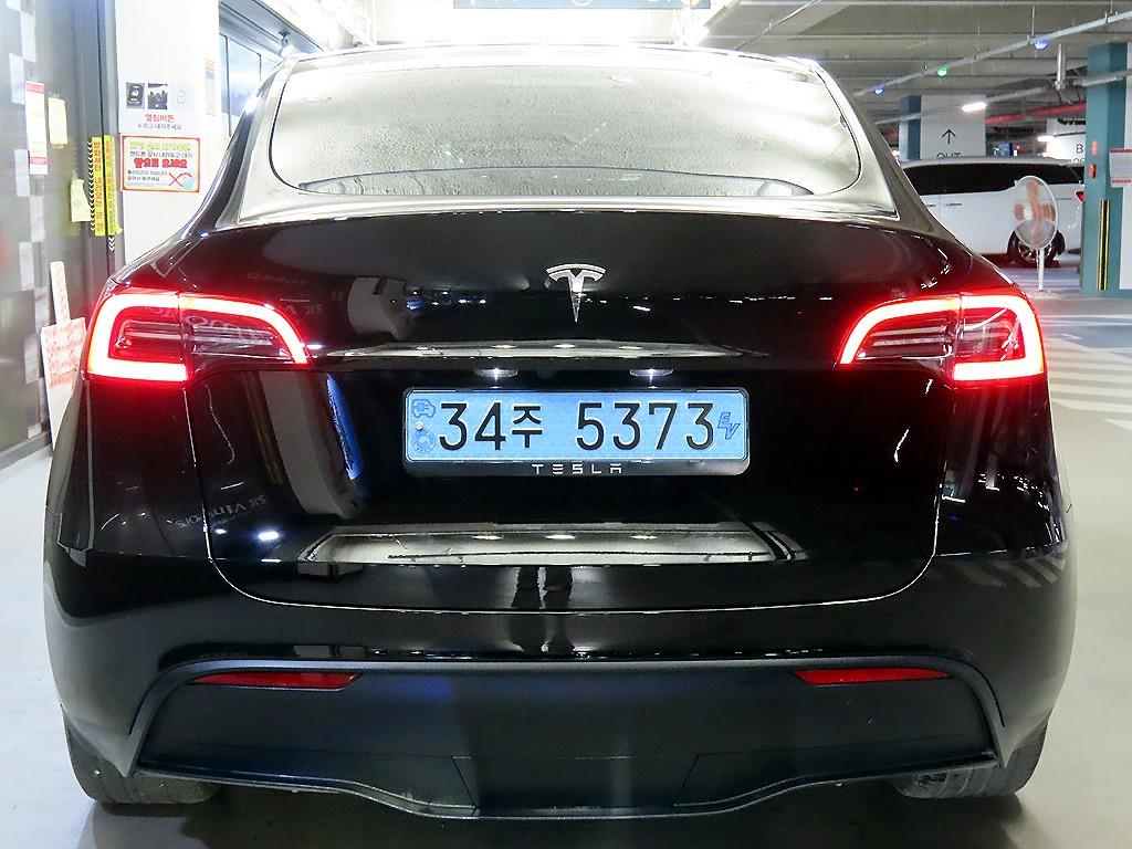 Tesla Model Y RWD - 5