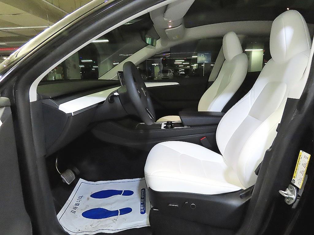 Tesla Model Y RWD - 6