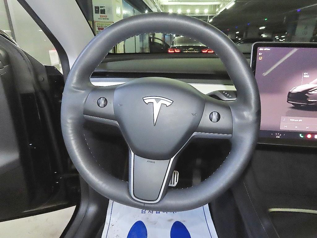 Tesla Model Y RWD - 8