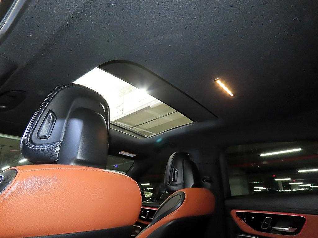 벤츠 GLC클래스(2세대) GLC 300 4매틱 쿠페 - 14