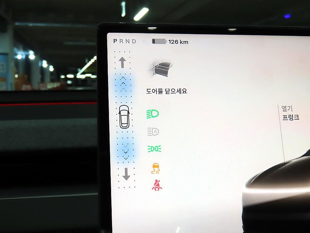 테슬라 모델 Y AWD L - 12