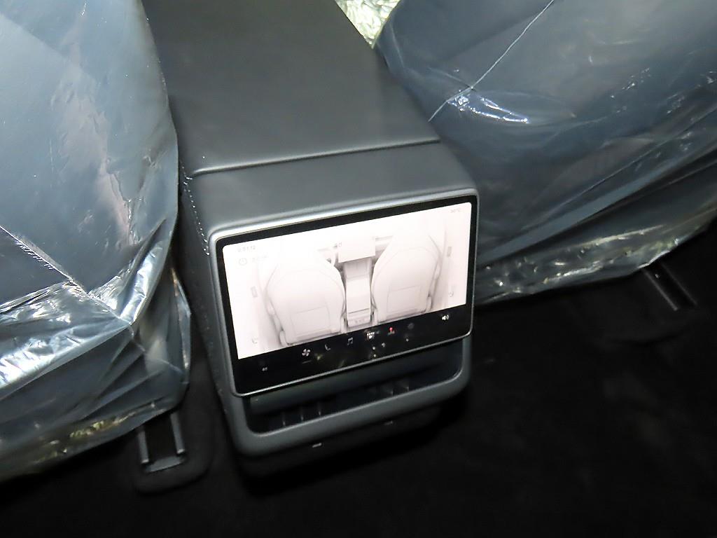 테슬라 모델 Y AWD L - 13