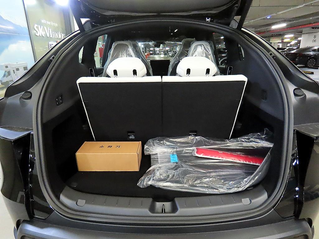Tesla Model Y AWD L - 17