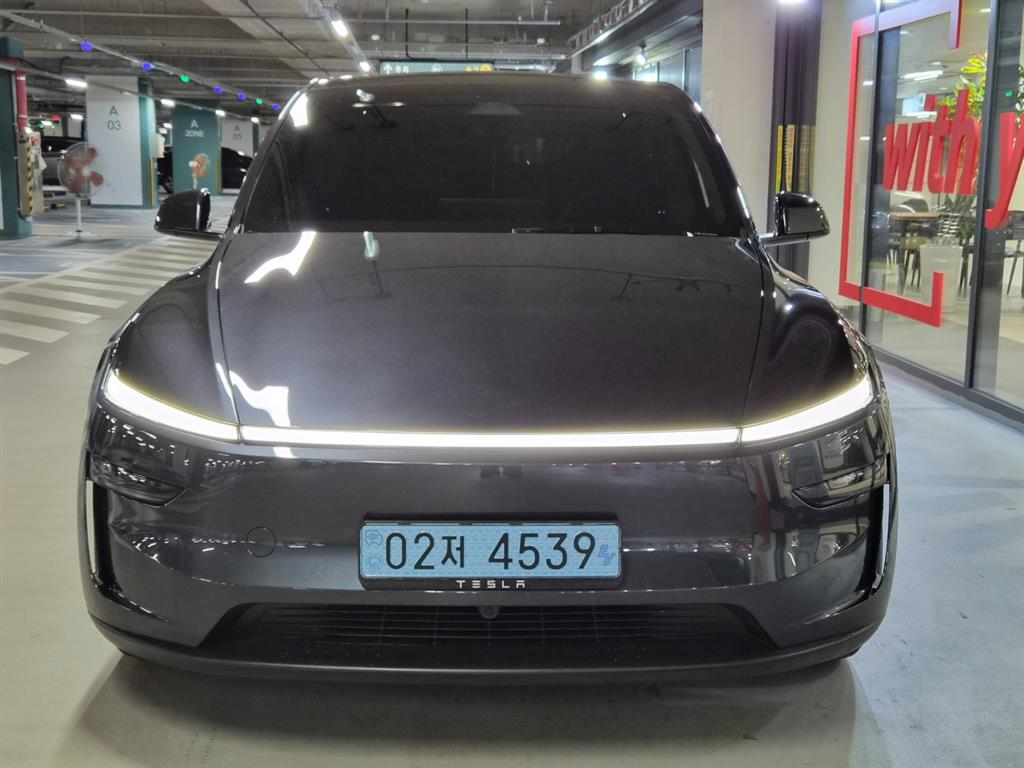 Tesla Model Y RWD - 2