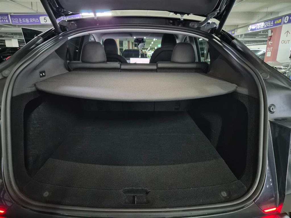 Tesla Model Y RWD - 17