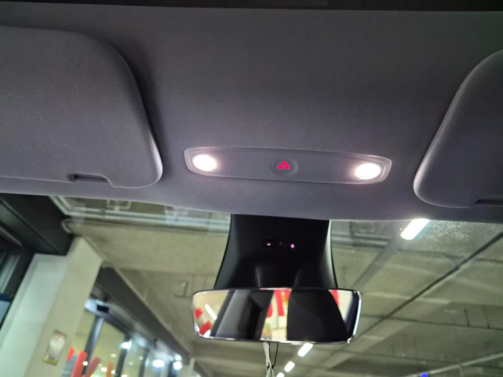 Tesla Model Y RWD - 18