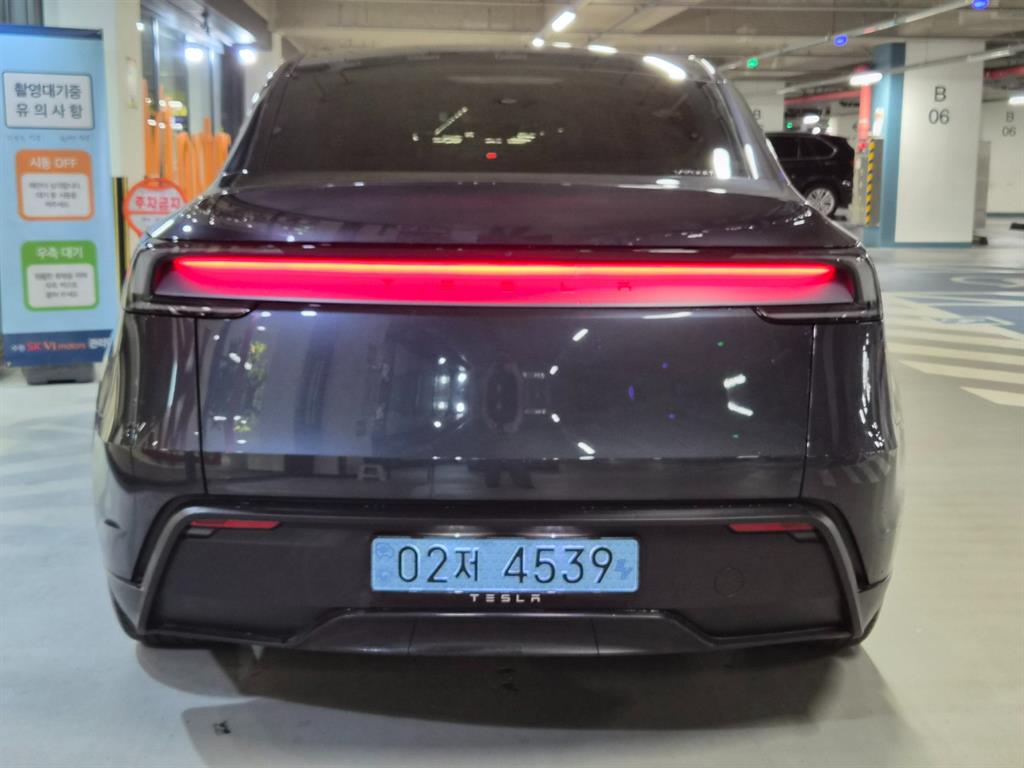 Tesla Model Y RWD - 5