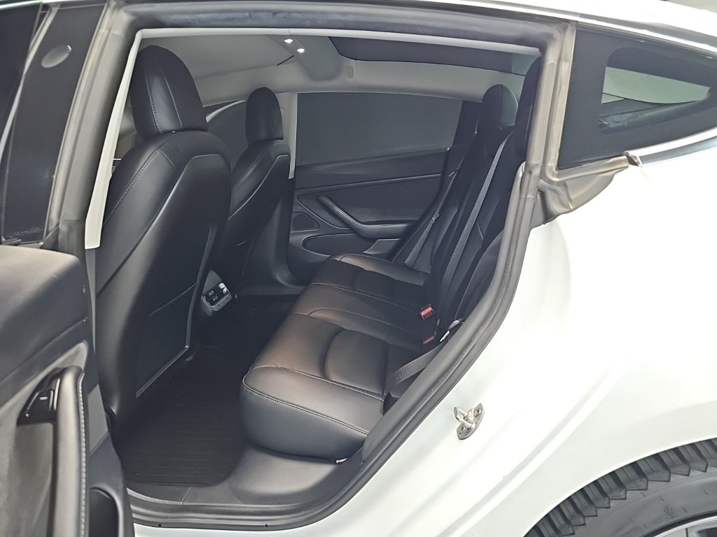 테슬라 모델 3 AWD 롱 레인지 - 12