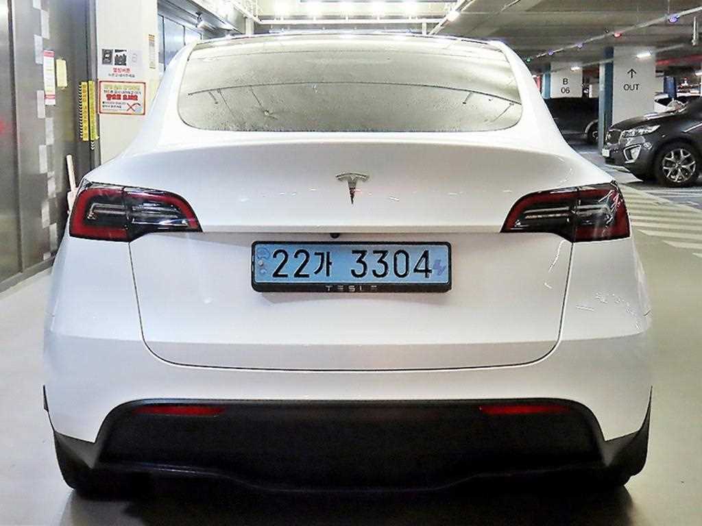 Tesla Model Y RWD - 5