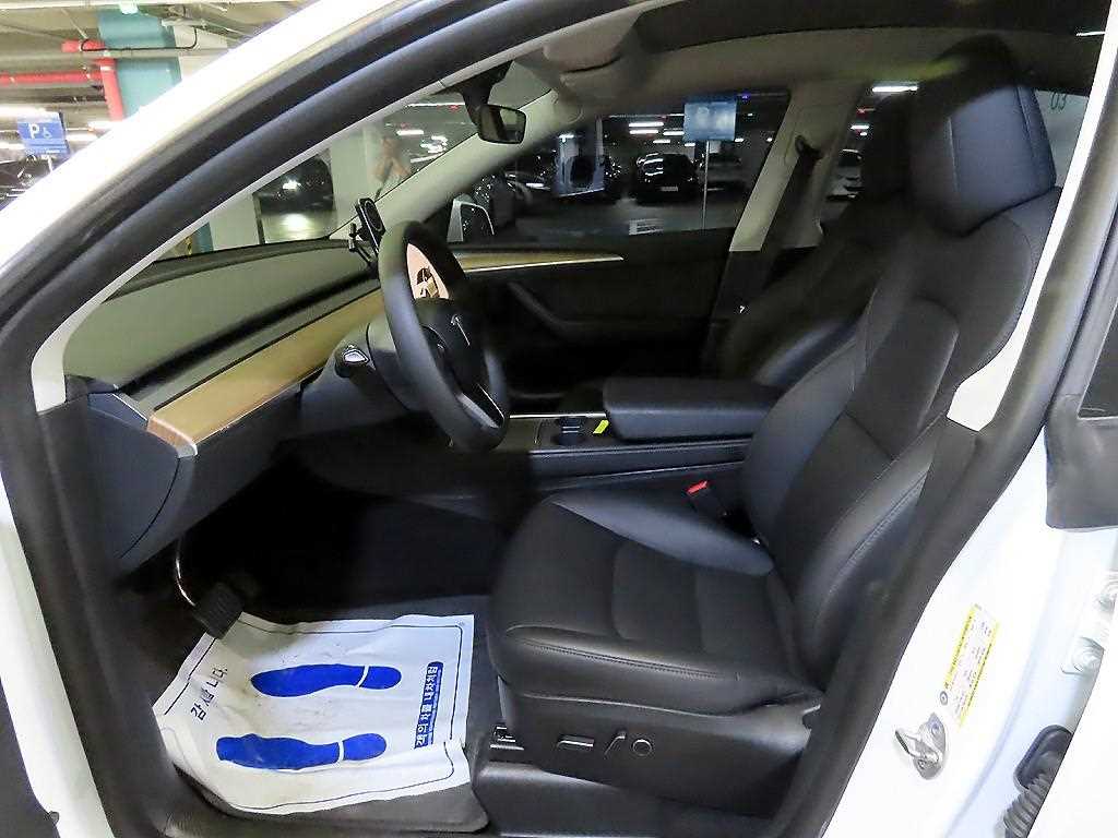 Tesla Model Y RWD - 6