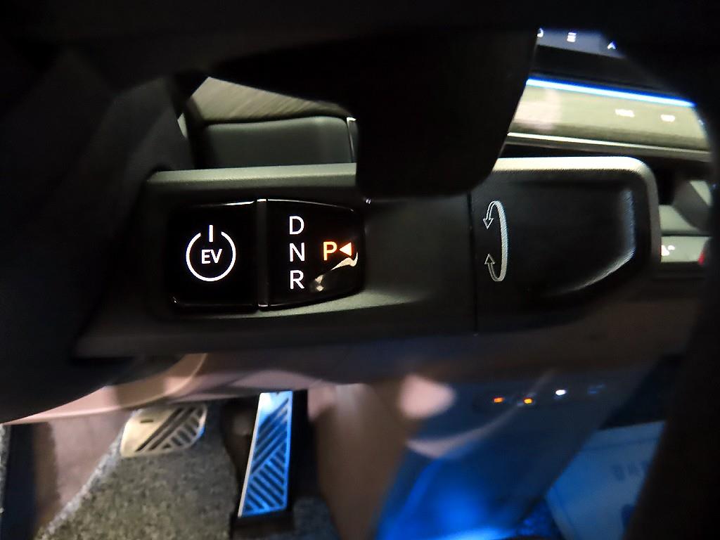 기아 EV9 롱레인지 4WD 어스 - 12