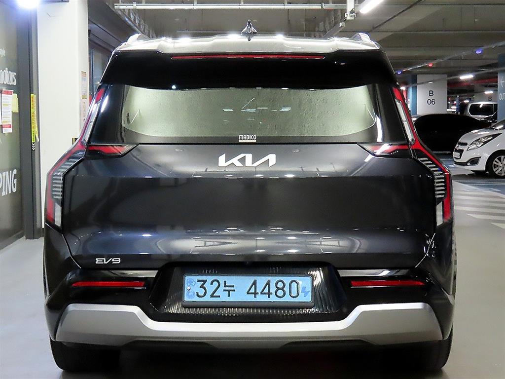 기아 EV9 롱레인지 4WD 어스 - 5