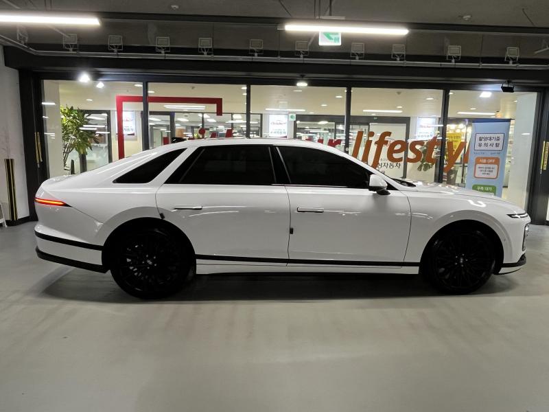 Hyundai Grandeur Hybrid (GN7) 1.6 HEV 캘리그래피 블랙 잉크 - 3