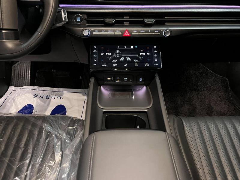 Hyundai Grandeur Hybrid (GN7) 1.6 HEV 캘리그래피 블랙 잉크 - 10