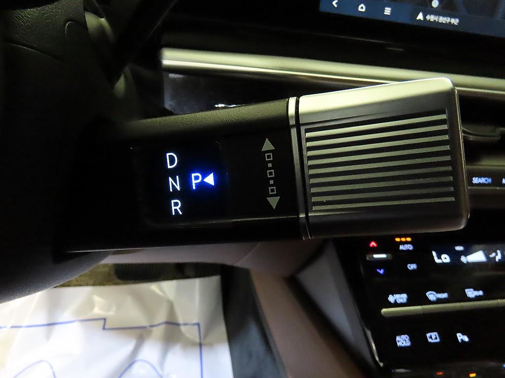 Hyundai Grandeur Hybrid (GN7) 1.6 HEV 프리미엄 - 12