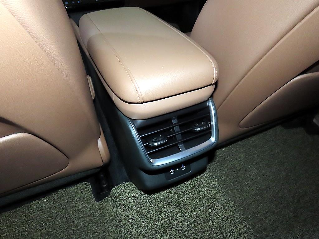 Hyundai Grandeur Hybrid (GN7) 1.6 HEV 프리미엄 - 16