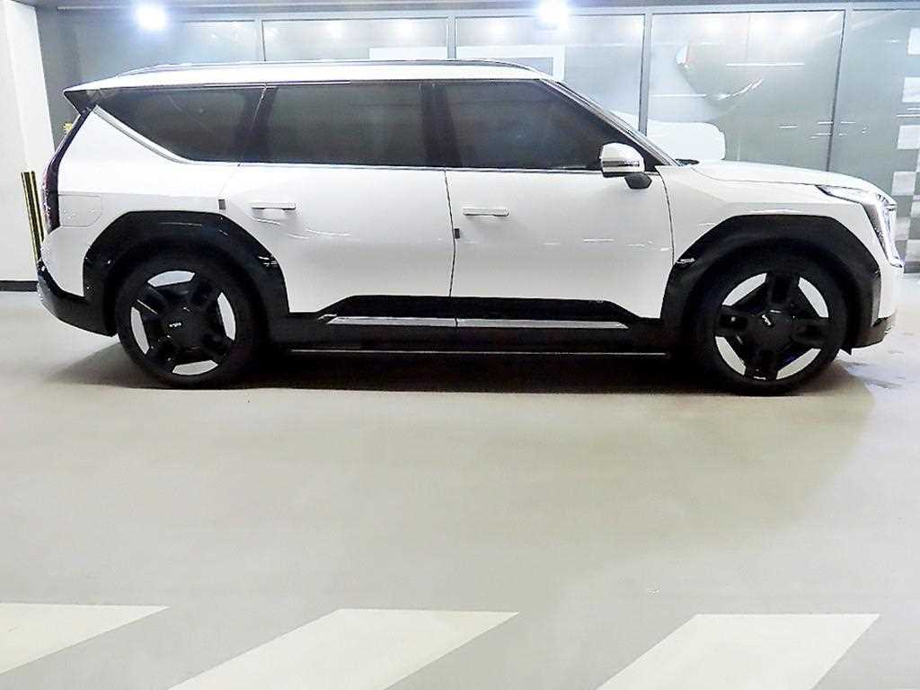 기아 EV9 롱레인지 4WD 어스 - 3
