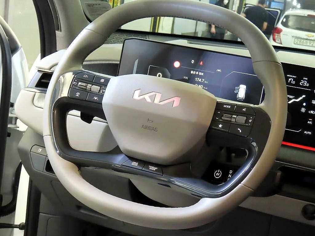 기아 EV9 롱레인지 4WD 어스 - 8