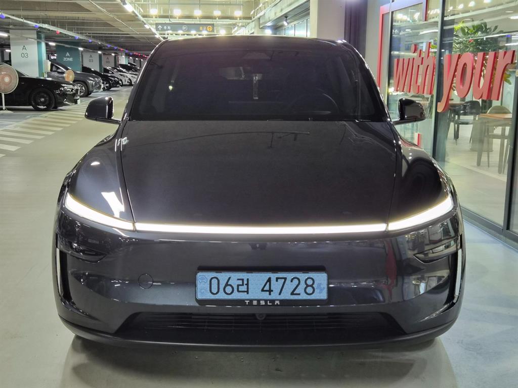 Tesla Model Y RWD - 2