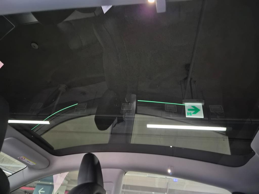 Tesla Model Y RWD - 15