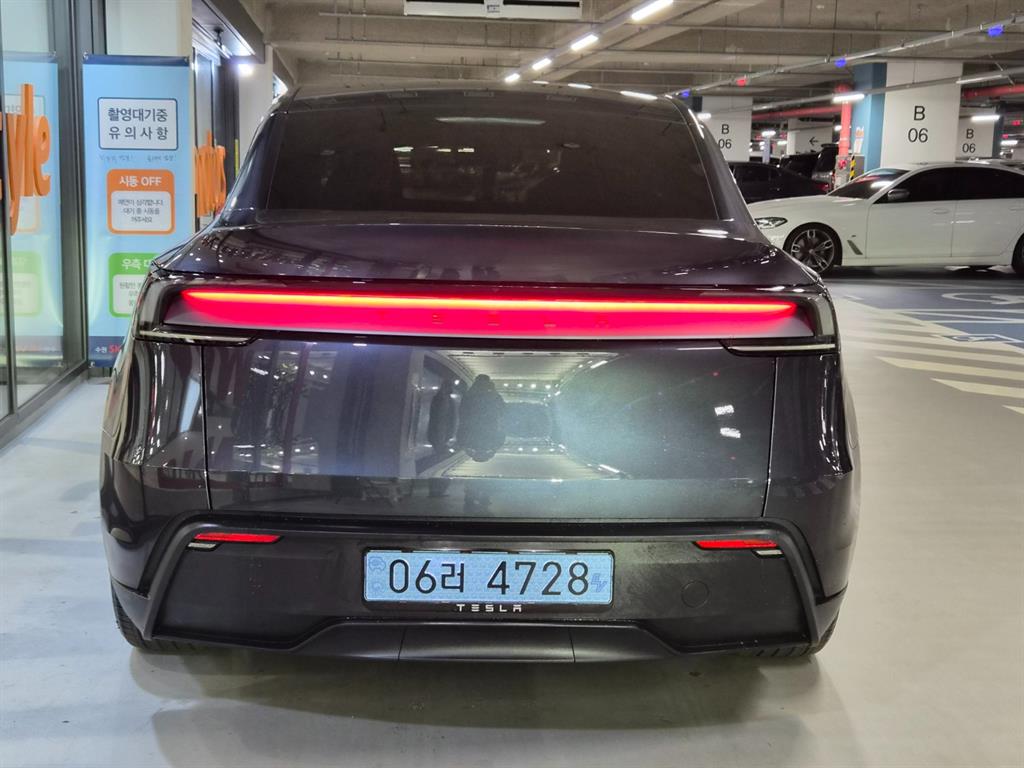 Tesla Model Y RWD - 5