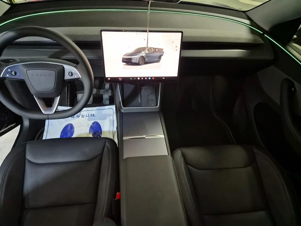 Tesla Model Y RWD - 10