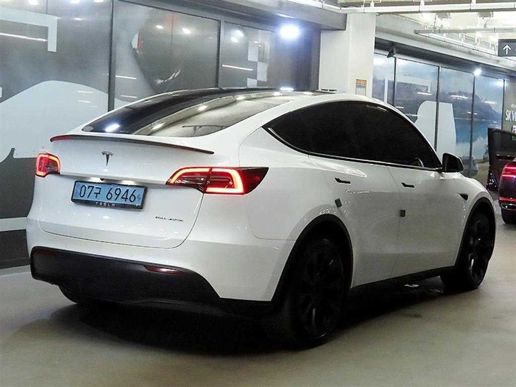 테슬라 모델 Y AWD 롱 레인지 - 4