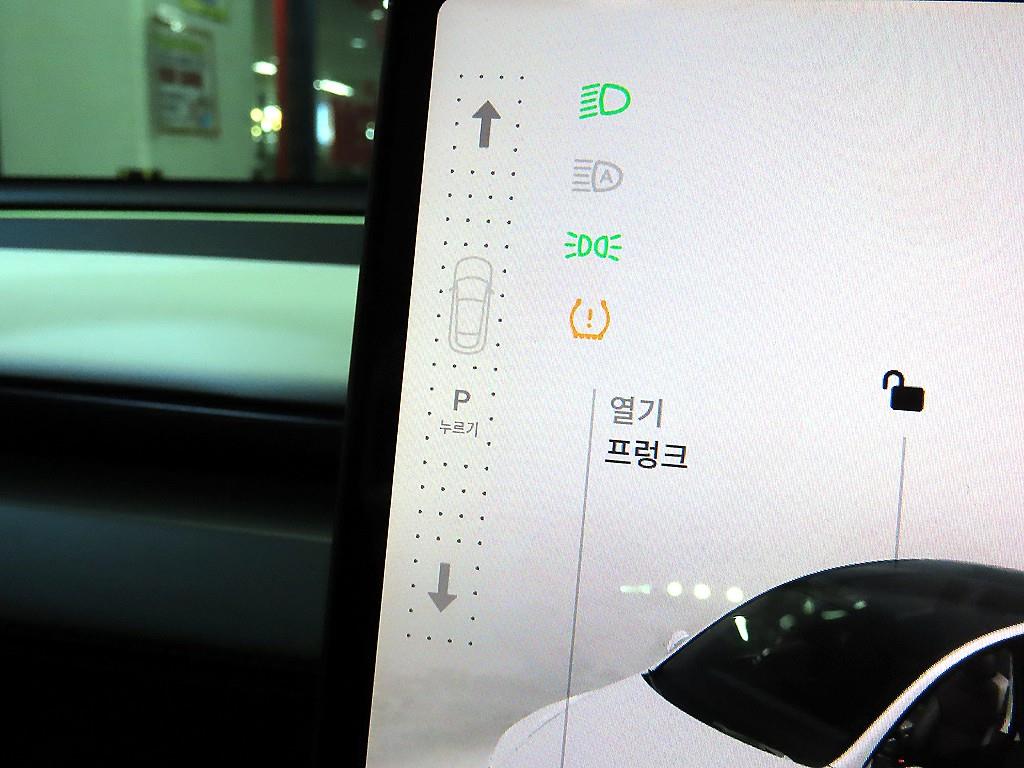 테슬라 모델 Y RWD - 12