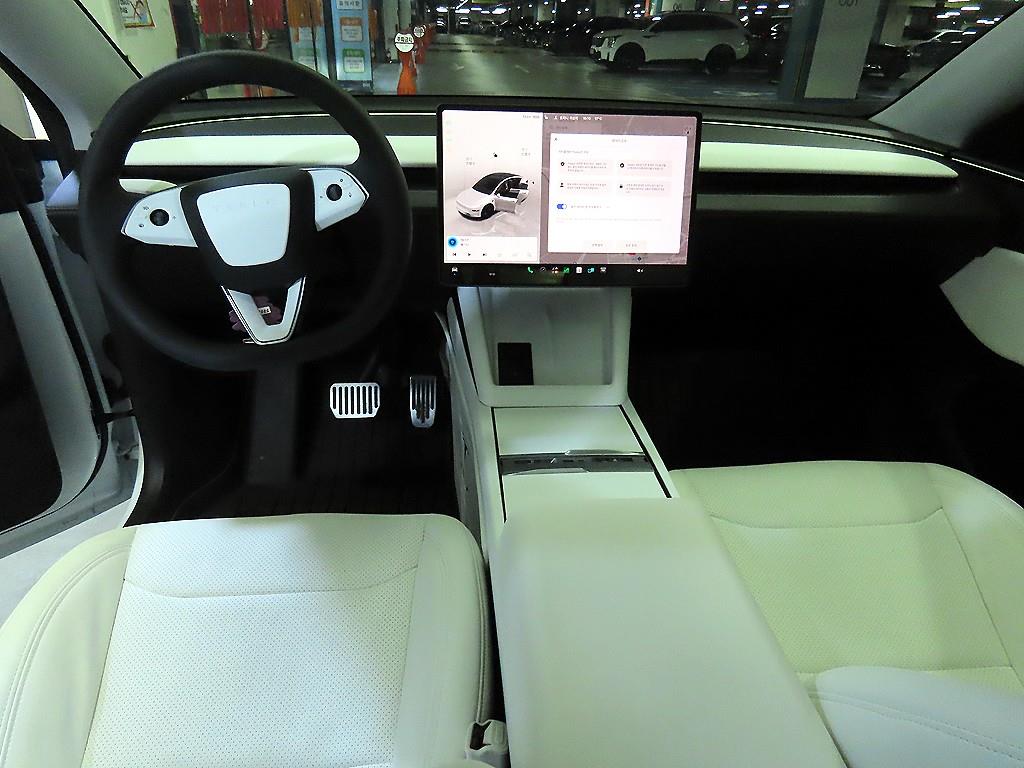 테슬라 모델 Y RWD - 10