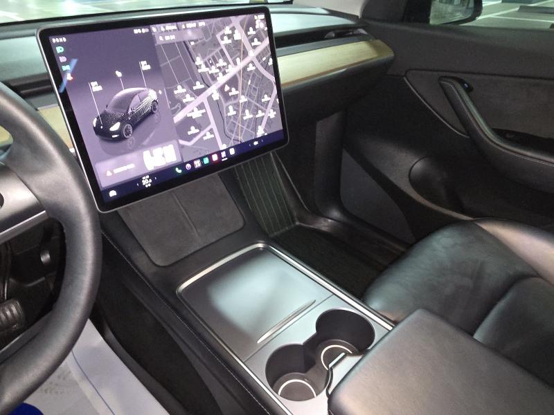 Tesla Model Y AWD 롱 레인지 - 14