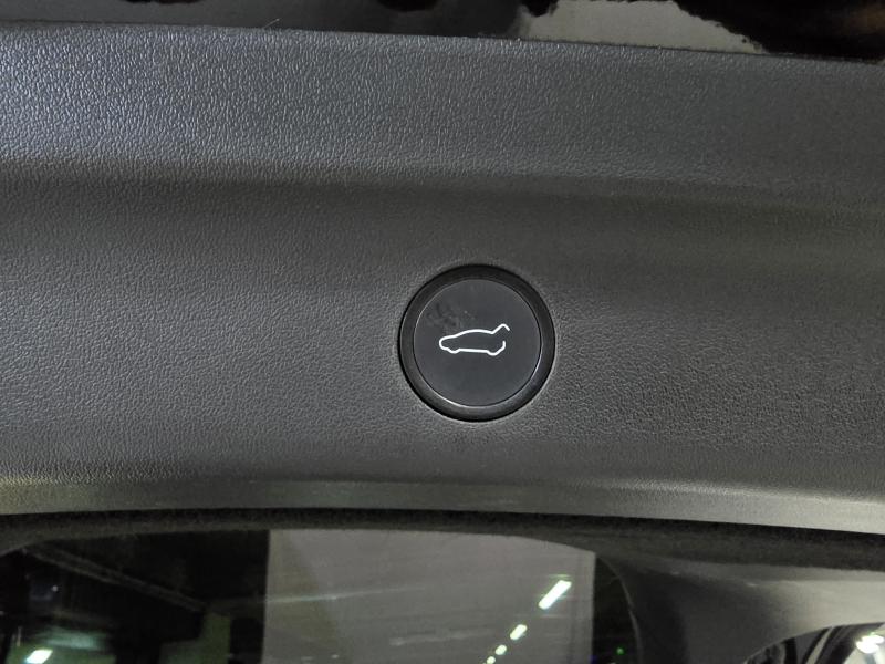 Tesla Model Y AWD 롱 레인지 - 19