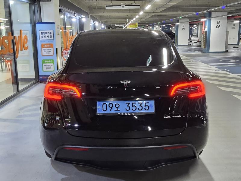 Tesla Model Y AWD 롱 레인지 - 5