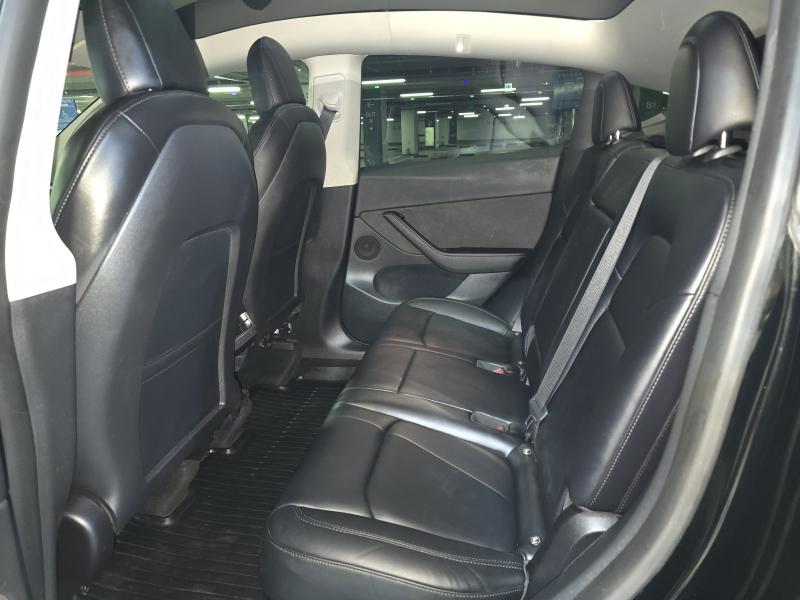 Tesla Model Y AWD 롱 레인지 - 8
