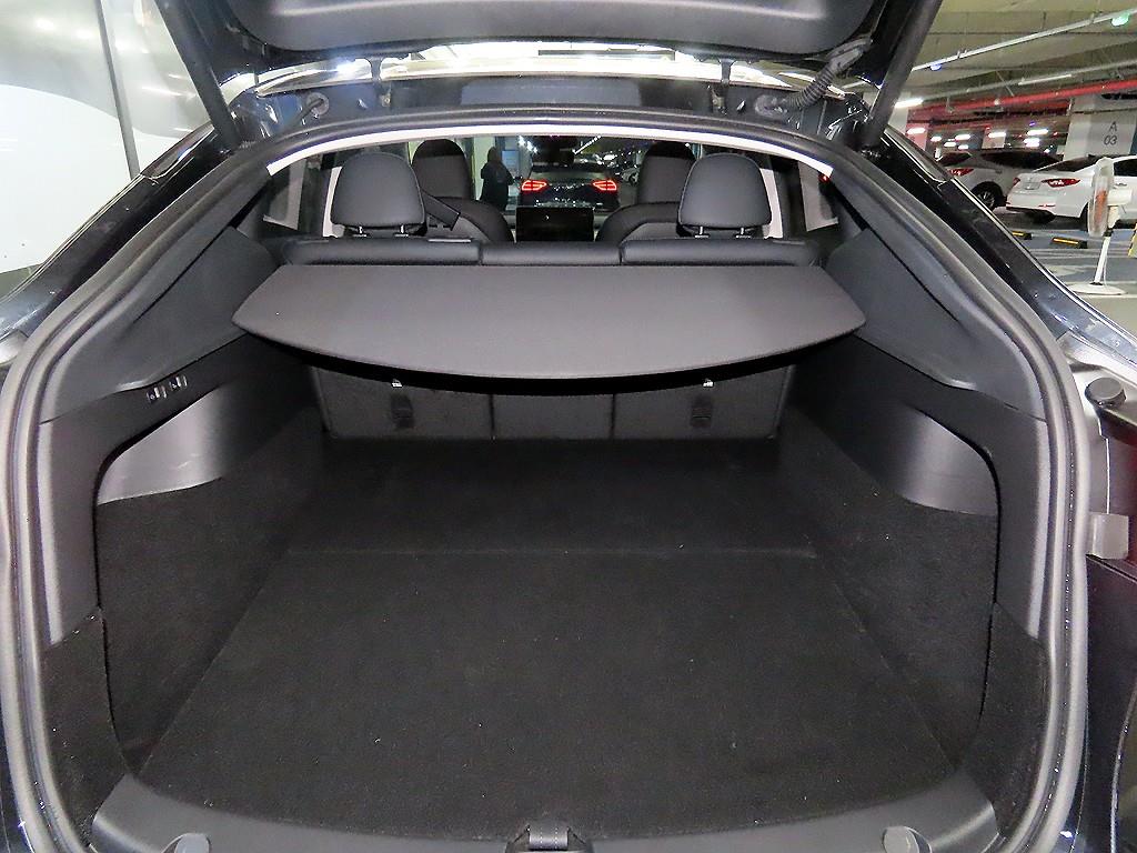 테슬라 모델 Y RWD - 18