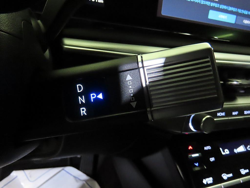 Hyundai Grandeur Hybrid (GN7) 1.6 HEV 프리미엄 - 12